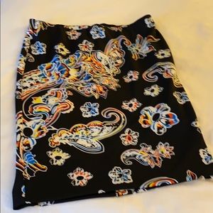 NWT black patterned scuba pencil skirt